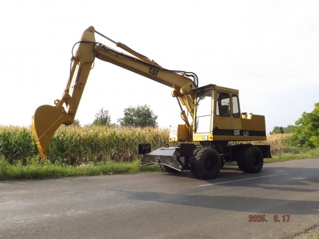 Caterpillar 212 B Ft Rendszámos, Műszakis