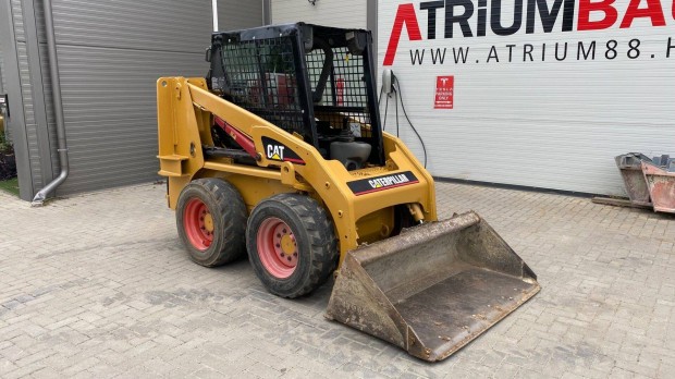 Caterpillar 216B homlokrakodó szép állapotban Bobcat JCB