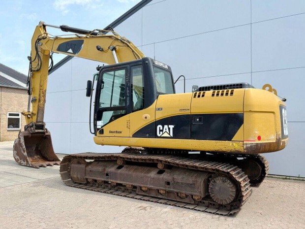 Caterpillar 323DL / 10.044 üzemóra / Lízing 20%-tól