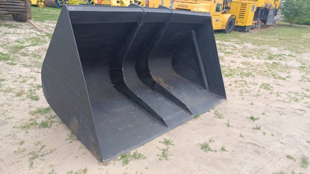Caterpillar 3 m-es gabonakanál