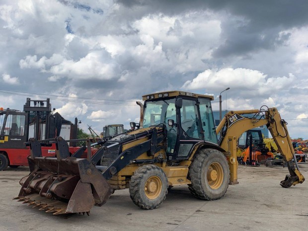 Caterpillar 44D2 kotró-rakodó kombigép