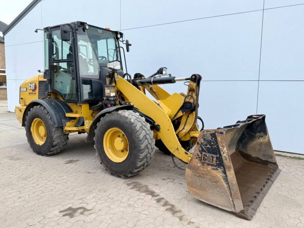 Caterpillar 908M / 11 214 üzemóra / Lízing 20%-tól