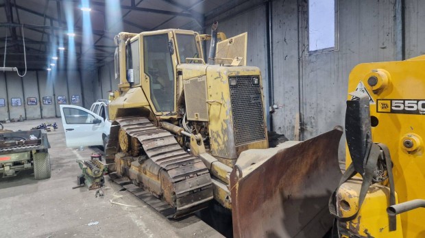 Caterpillar D5 dózer