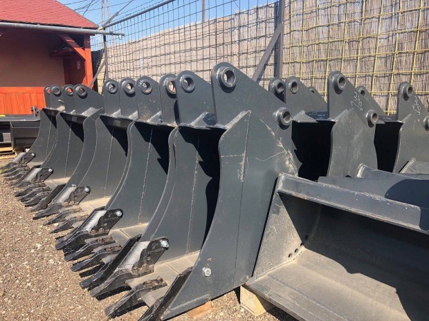 Caterpillar / CAT 428 438 roks / mlys