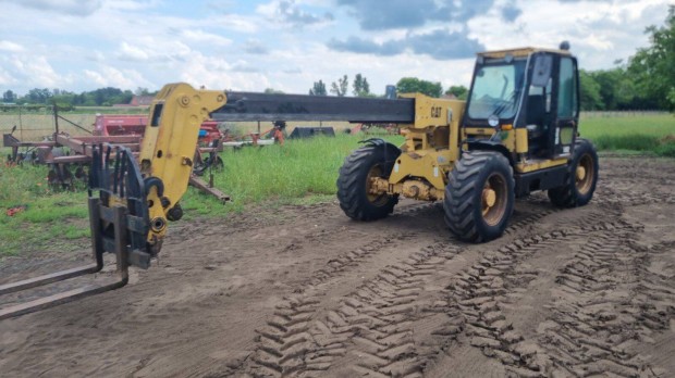 Caterpillar teleszkópos rakodógép