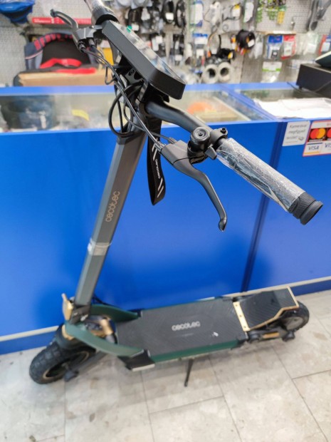 Cecotec Bongo Serie Z Power City elektromos roller 194 km-t futott!