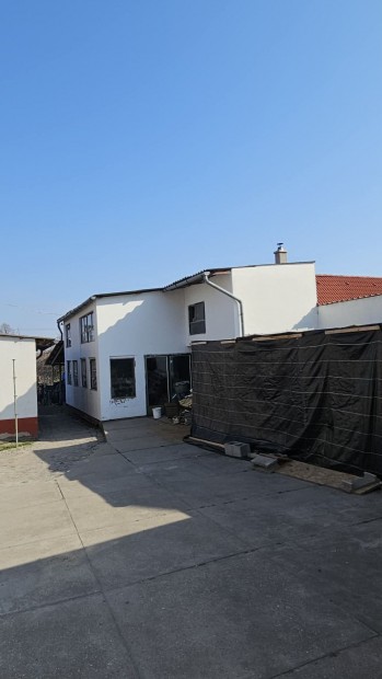 Cegl�d  Befektet�si lehet�s�g, t�bb lak�s kialak�t�s�ra!