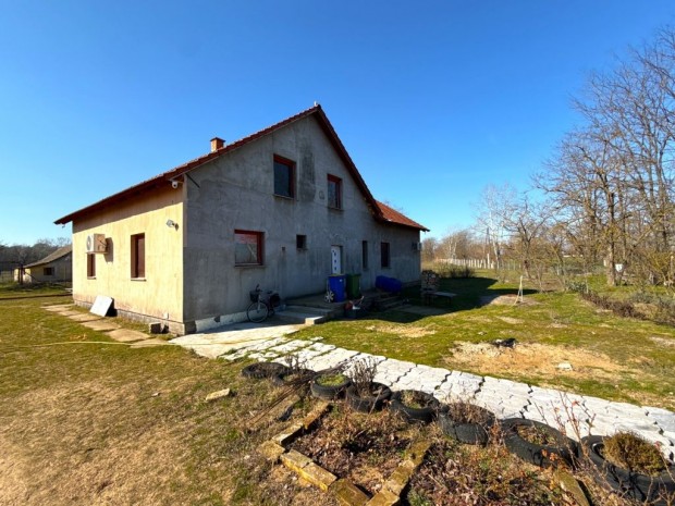 Cegl�di 129 nm-es h�z elad�