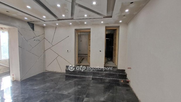 Cegl�di 48 nm-es h�z elad�