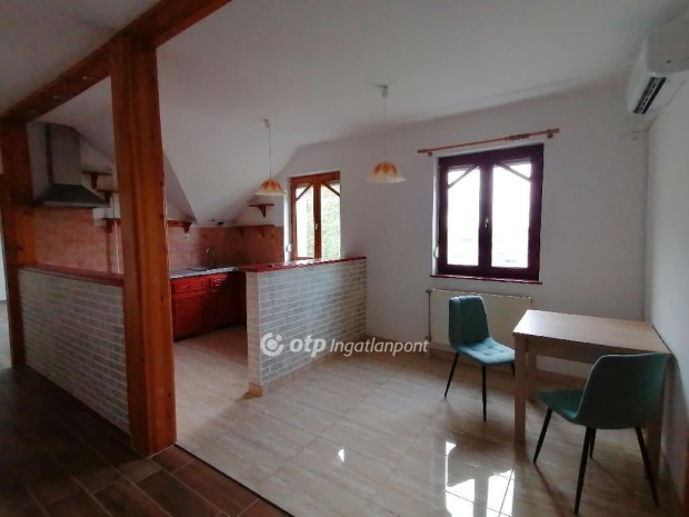 Cegl�di 67 nm-es lak�s kiad�