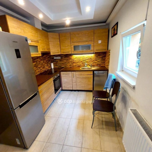 Cegl�di 78 nm-es h�z elad�