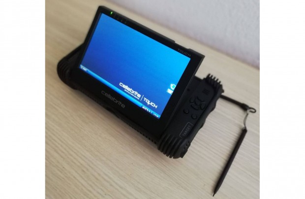 Cellebrite Touch mobiltelefon szinkronizl elad! rint kijelzs