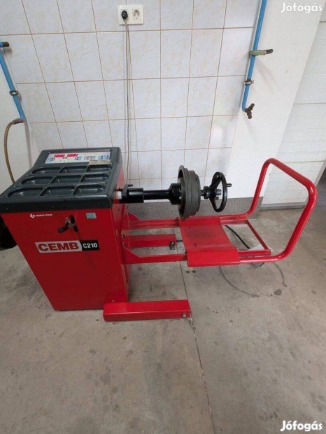 Cemb C210 Szem�lyg�pkocsi Kisteher Centiroz� G�p