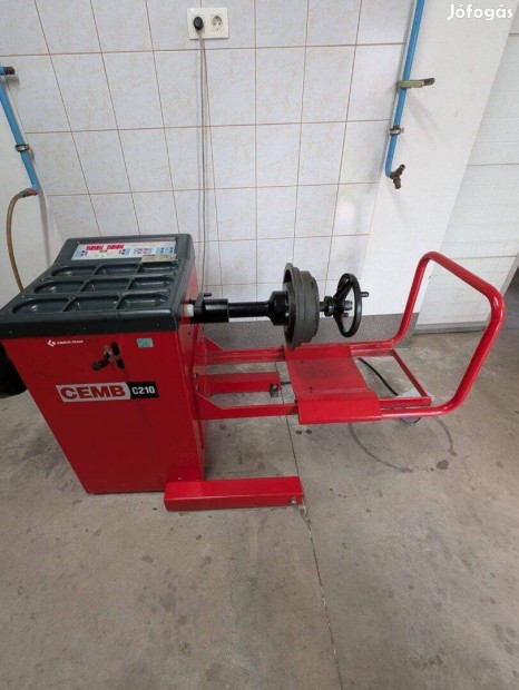Cemb C210 Szem�lyg�pkocsi Kisteher Centiroz� G�p
