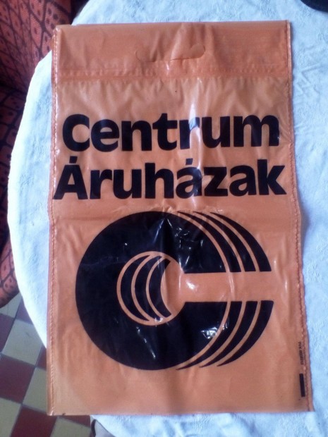 Centrumos reklmszatyor