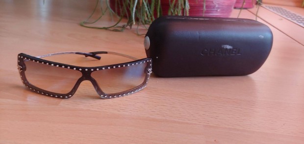 Chanel n�i napszem�veg