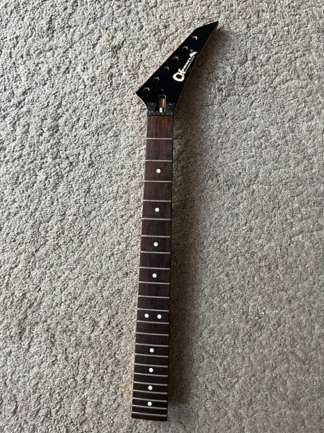 Charvel gitrnyak