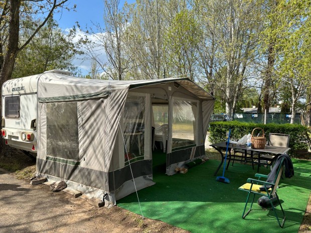 Chateau Cantara lak�kocsi �ves szezonb�rlettel Balatonalm�diban