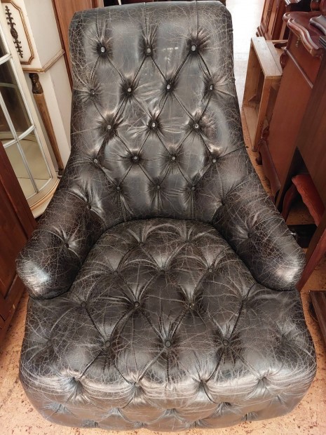 Chesterfield forg fotel.