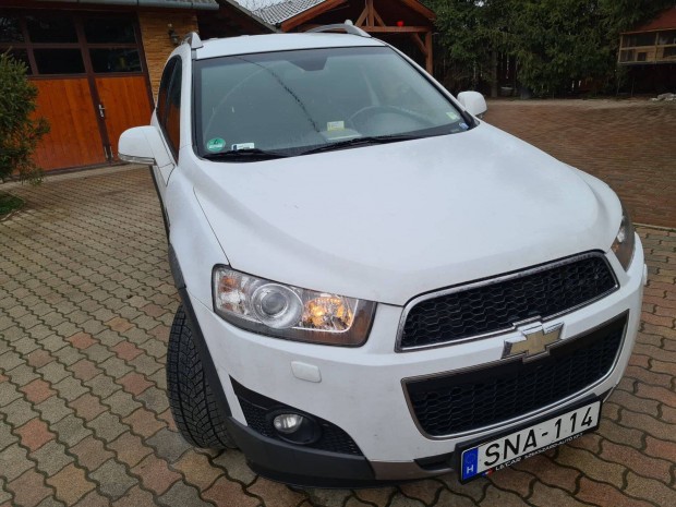 Chevrolet Captiva karosszéria alkatrészek eladók elejéhez