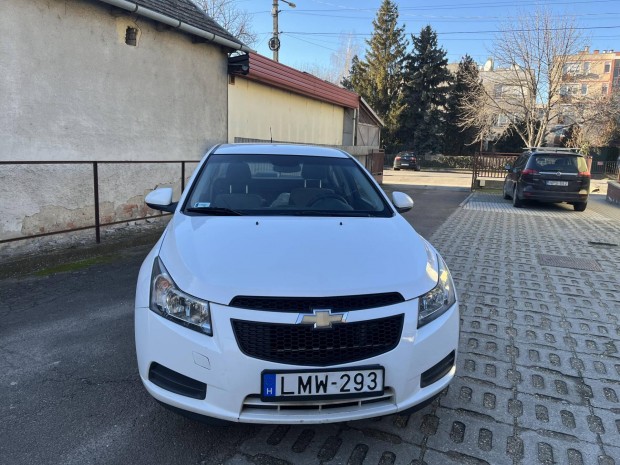 Chevrolet Cruze 1.6 Base