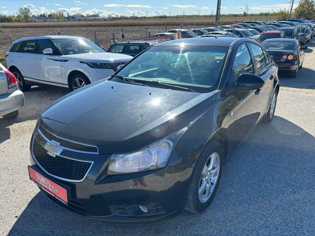 Chevrolet Cruze 1.6 LS 3 év kiterjesztett garan...