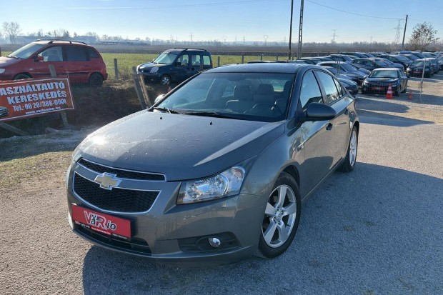 Chevrolet Cruze 1.6 LS 3 �v kiterjesztett garan...