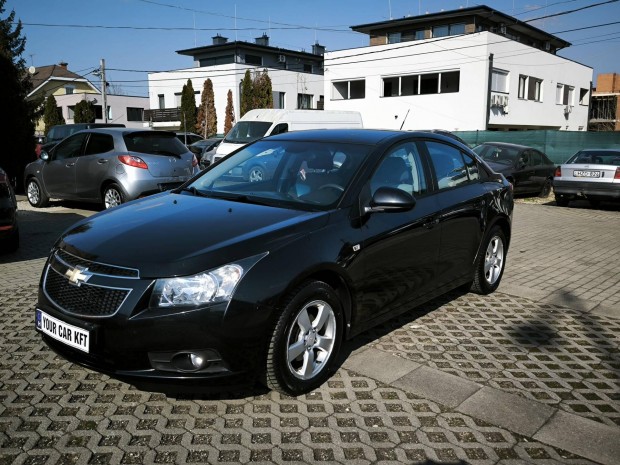 Chevrolet Cruze 1.6 LS