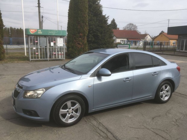 Chevrolet Cruze 1.6 LS PLUS Klma, j Mszaki