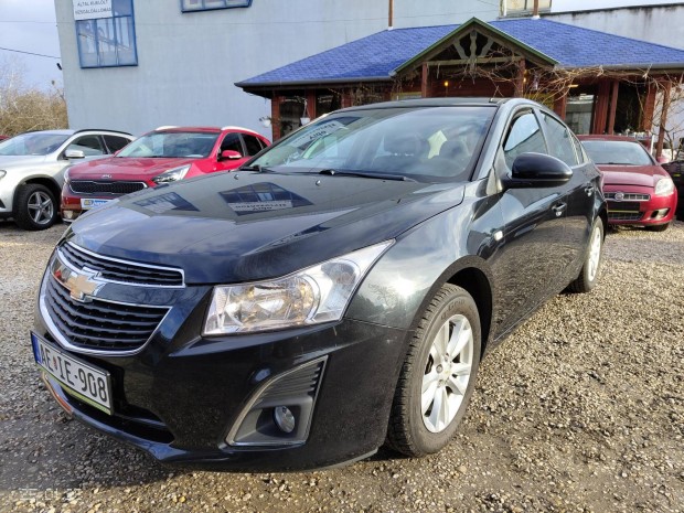 Chevrolet Cruze 1.6 LT 111.134- Km Bemutat vid...