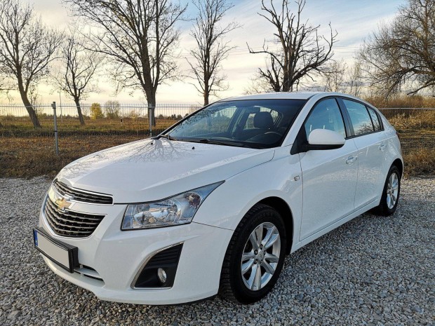 Chevrolet Cruze 1.6 LT Szervizknyves.Tolat ka...