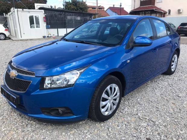 Chevrolet Cruze 1.6 L AC