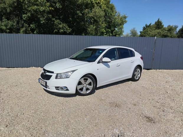 Chevrolet Cruze 1.7d LT Plus Alufelni. Klíma. T...