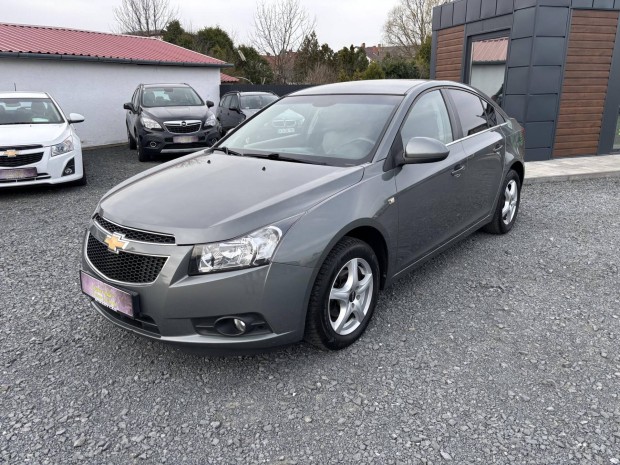 Chevrolet Cruze 1.8 LT Garantál Km! Végig Vezet...