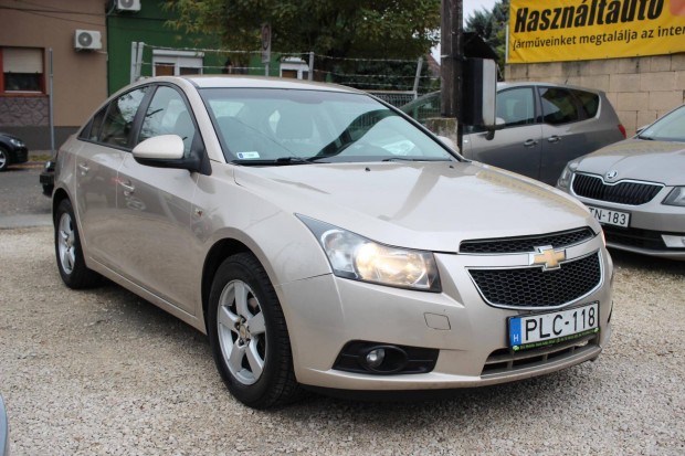 Chevrolet Cruze 1.8 LT Plus Klma // Tempomat /...