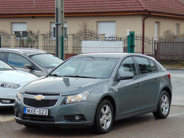 Chevrolet Cruze 1.8 LT Plus Szvbenzin!147000K...