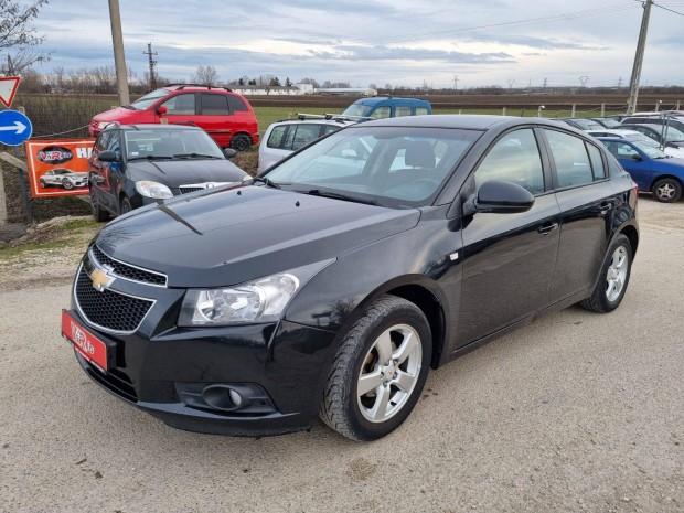 Chevrolet Cruze 1.8 Ltz 3 �v kiterjesztett gara...