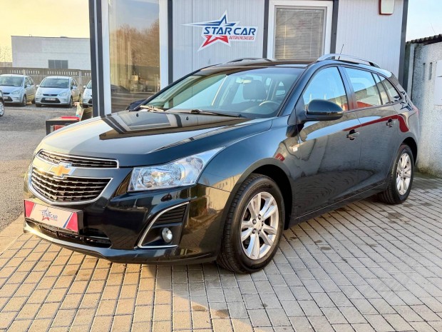 Chevrolet Cruze SW 1.4t Ltz Plus RADAR / Navi /...