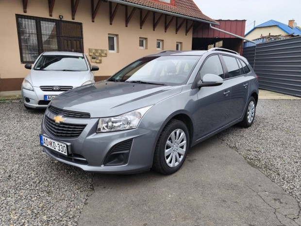 Chevrolet Cruze SW 1.6 LT Plus K�szletkis�pr�s...