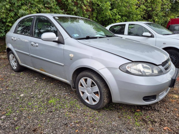 Chevrolet Lacetti 5 ajtós 2007-es Alkatrészei eladóak