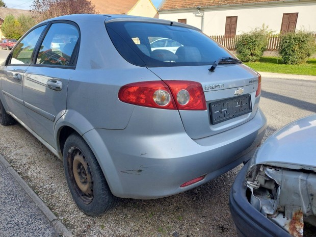 Chevrolet Lacetti csomagtrajt