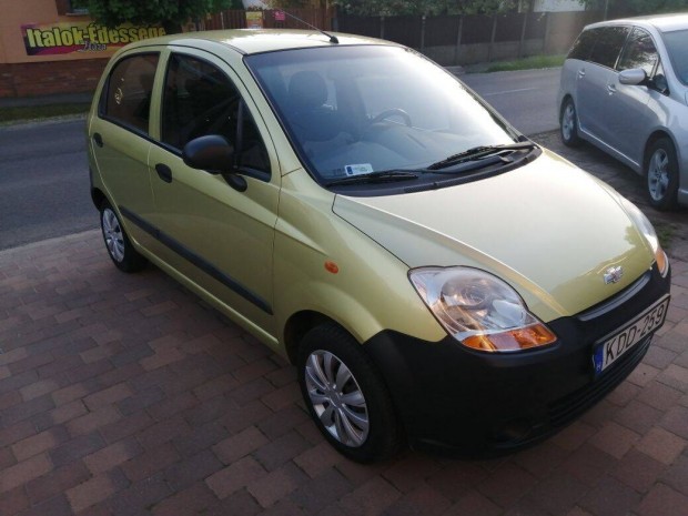 Chevrolet Spark 75.000 km, garázsban tartott, vezetett szervízkönyv