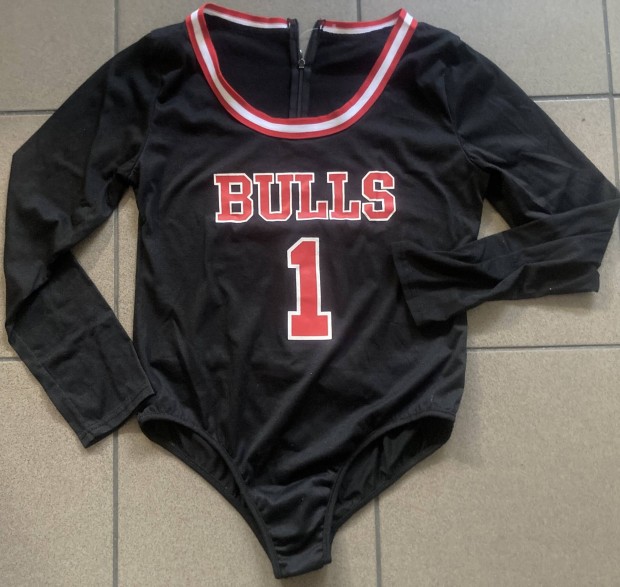 Chicago Bulls - Derrick Rose (1) M-es cipzros body - dress