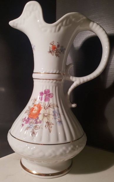 Chodziez klnleges porceln kancs, arany dsztssel. 23 cm magas