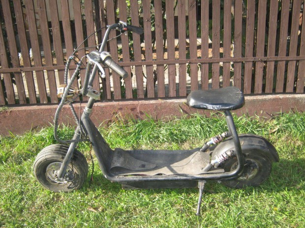 Chopper stlus elektromos roller