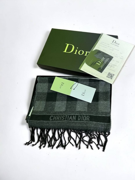 Christan Dior sl dobozzal