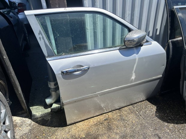 Chrysler 300 C jobb els ajt