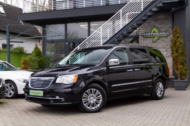 Chrysler Town & Country Black Crystal 7 Szem�ly...