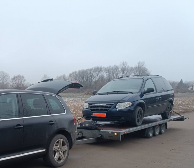 Chrysler Voyager 2.8, LX, 2004, minden alkatrsze elad.