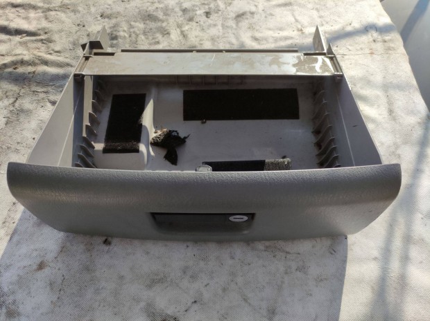 Chrysler Voyager IV 2003-07 trol rekesz